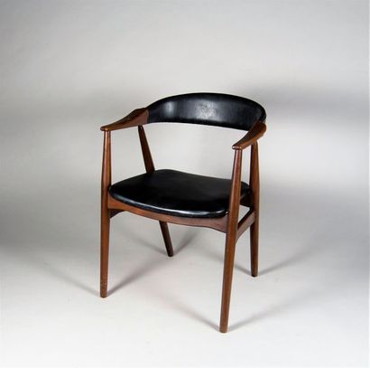 * Suite de quatre fauteuils, structure en...