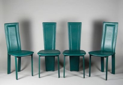 Suite de quatre chaises, garniture de cuir...