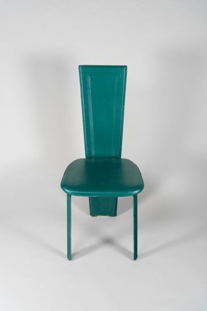 Suite de quatre chaises, garniture de cuir...
