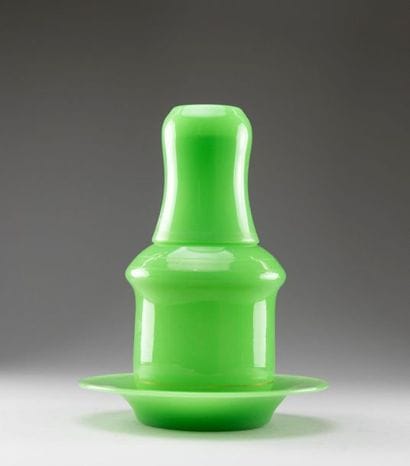 Verre d’eau à l’anglaise composé d’une carafe,...