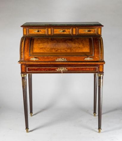 Bureau cylindre en bois de placage, ouvrant...
