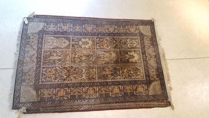 Tapis velours de soie. 215x137 cm