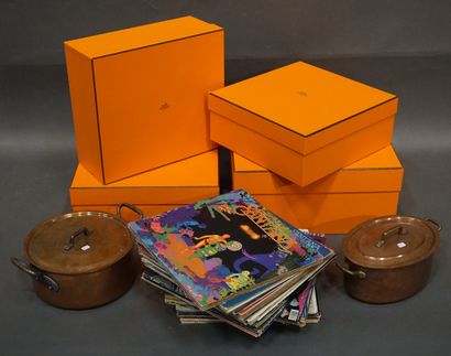 Manette de quatre boites Hermès, disques...