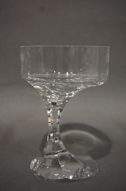 BACCARAT
Six coupes en cristal. 14 cm