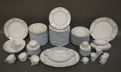 Services de table, à thé et à café en porcelaine...