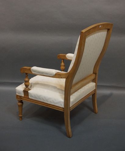 
paire de fauteuils en bois naturel à garniture...