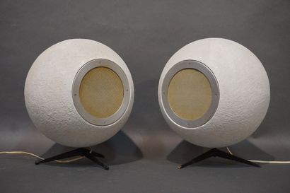 Paire d'enceintes rondes en plâtre sur pied...