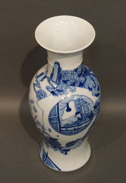 CHINE

Vase en porcelaine chinoise blanc...
