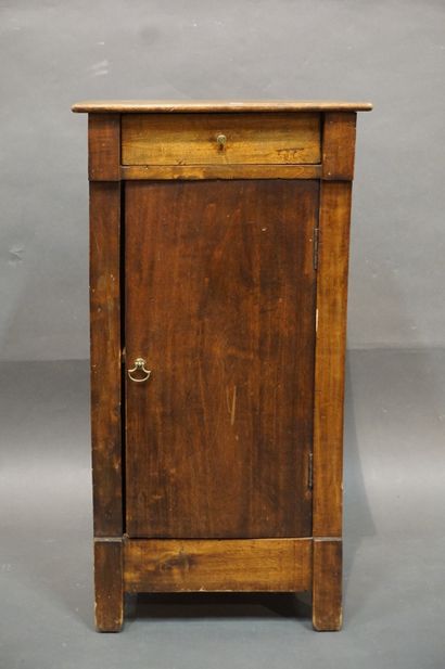Chevet en bois naturel à une porte et un...