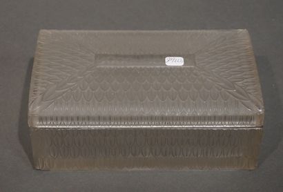 LALIQUE
Coffret en cristal à décor de plumage...