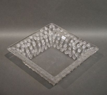 LALIQUE
Coupe carré en cristal à décor floral...