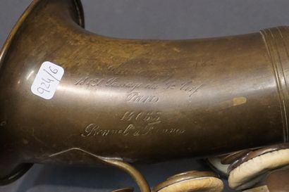 Saxophone
Poste de radio et saxophone Buffet-Crampon&Cie...