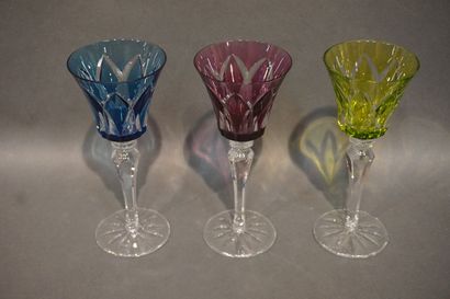 SAINT LOUIS
Onze verres de couleur en cristal...