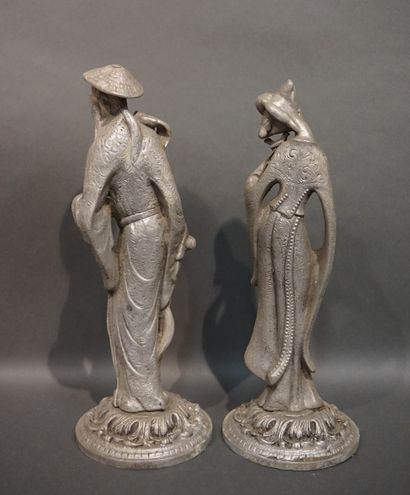 Couple d'indochinois en métal. 44 cm et 45...