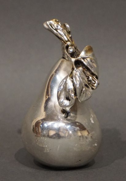 Petite poire en argent. 8 cm (poids brut...
