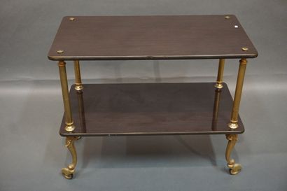 Table à roulettes en contreplaqué. 72x85x44...