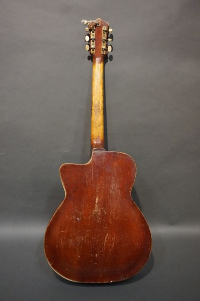 Guitare (usures). 105 cm
