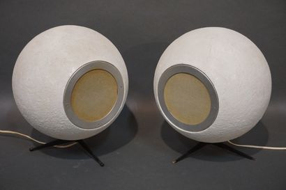 Paire d'enceintes rondes en plâtre sur pied...