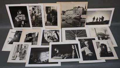 Quinze tirages argentiques. 40x30 cm en ...