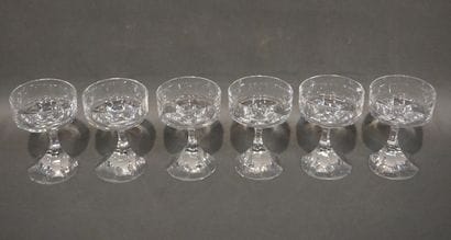 BACCARAT
Six coupes en cristal. 14 cm