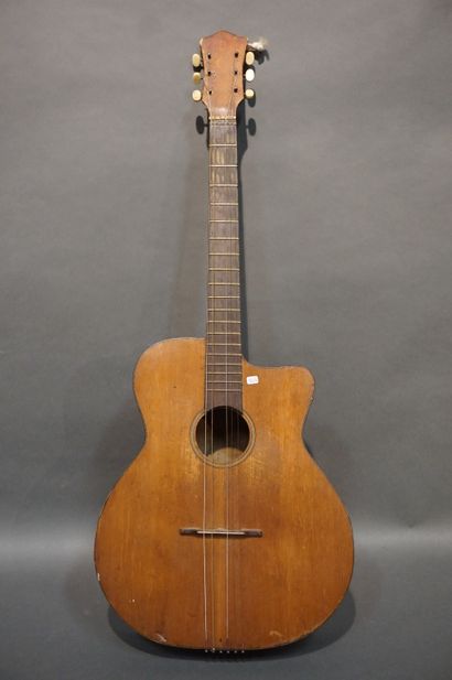 Guitare (usures). 105 cm