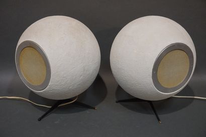 Paire d'enceintes rondes en plâtre sur pied...