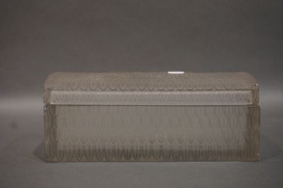 LALIQUE
Coffret en cristal à décor de plumage...