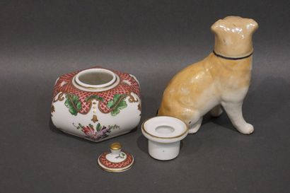 Carlin (12 cm) et encrier en porcelaine.