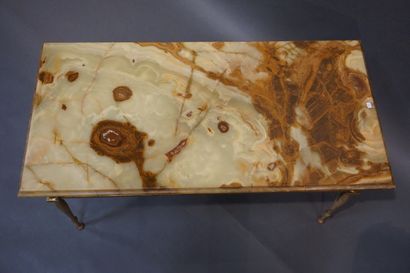 Table basse rectangulaire en laiton et plateau...