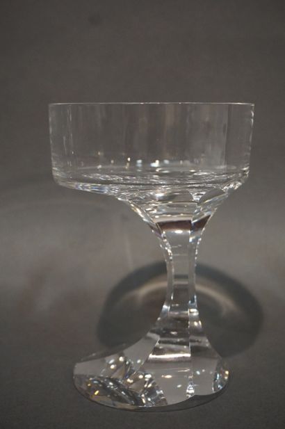 BACCARAT
Six coupes en cristal. 14 cm
