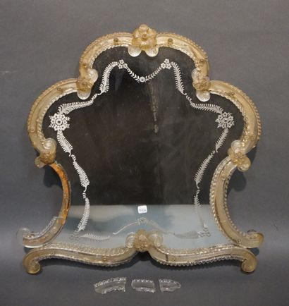 Miroir de Venise polylobé (accidents, manques)....