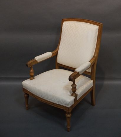 
paire de fauteuils en bois naturel à garniture...