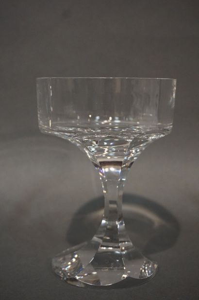 BACCARAT
Six coupes en cristal. 14 cm