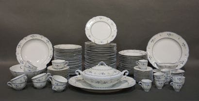 Services de table, à thé et à café en porcelaine...