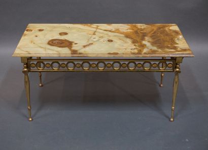 Table basse rectangulaire en laiton et plateau...