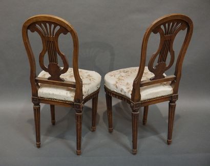 CHAISES
Paire de chaises en bois naturel...