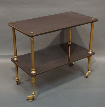 Table à roulettes en contreplaqué. 72x85x44...