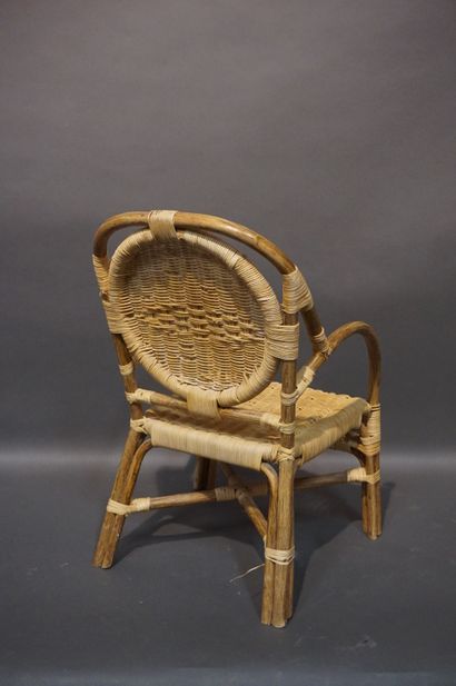 Rattan child's armchair. 59x37x35 cm