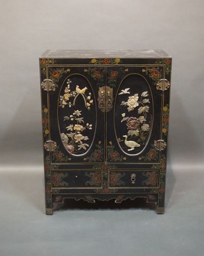 Small black lacquered Chinese cabinet, with...