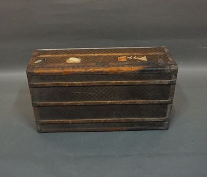 Large checkered canvas, wood and leather...
