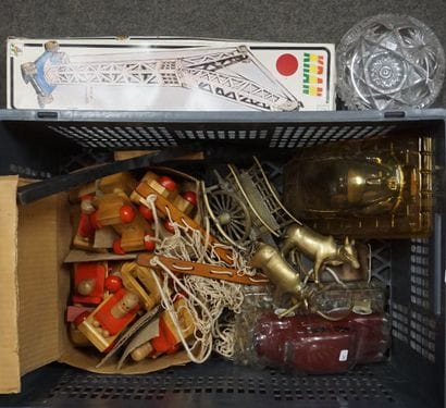 Manette de jouets, voitures, grue, pistolets,...
