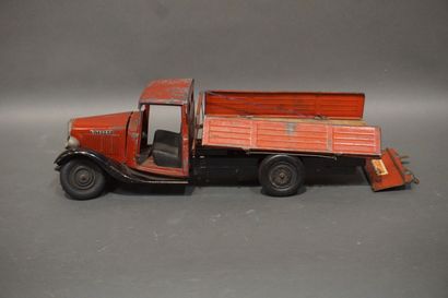 Citroën toy in red sheet metal: dump truck...