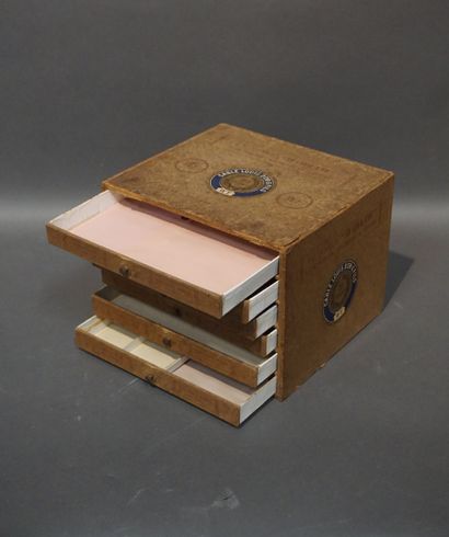 Six-drawer box 