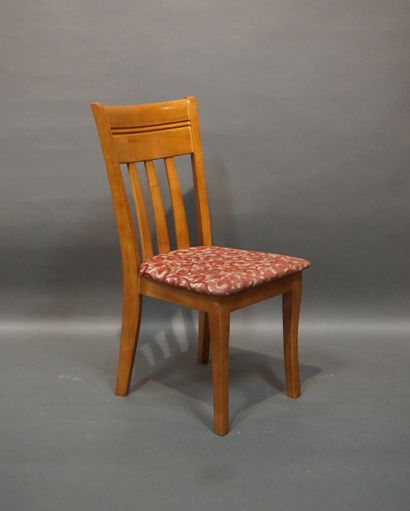Round dining table with extension leaves...