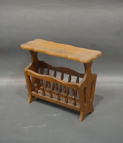 Wooden magazine rack. 44x55x21 cm