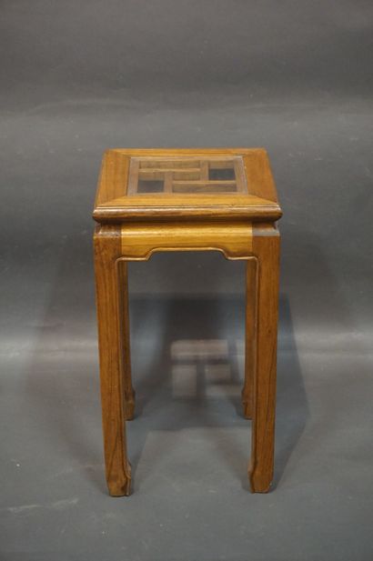Asian-style natural wood and glass sellette....