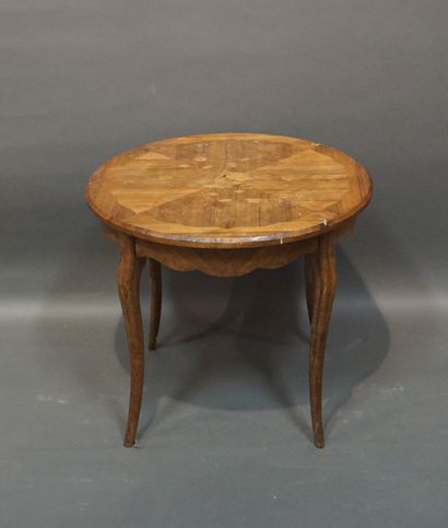 Louis XV-style low round pedestal table in...