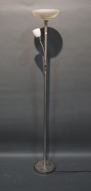 Chrome-plated metal floor lamp (as is). 180...