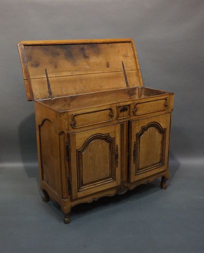Buffet in molded natural wood, with two doors...