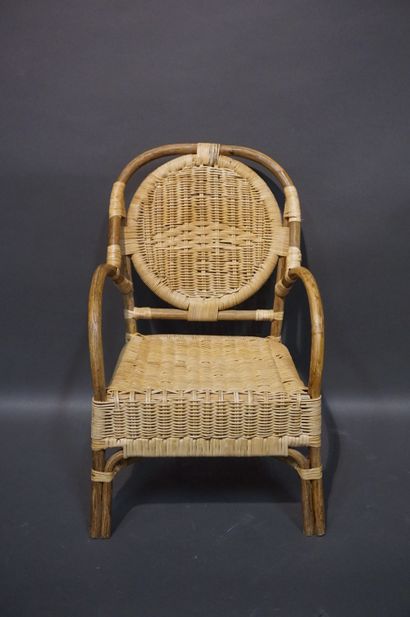 Rattan child's armchair. 59x37x35 cm